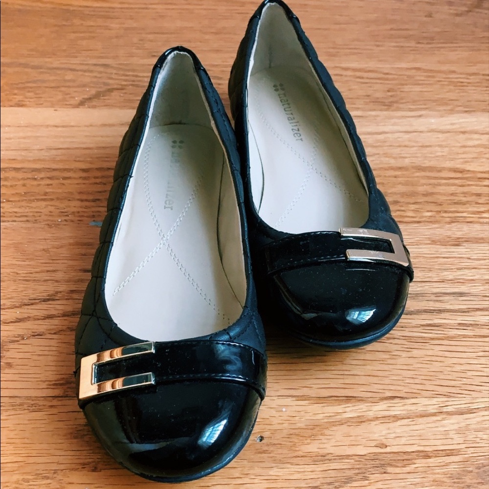 Naturalizer Black & Gold Flats